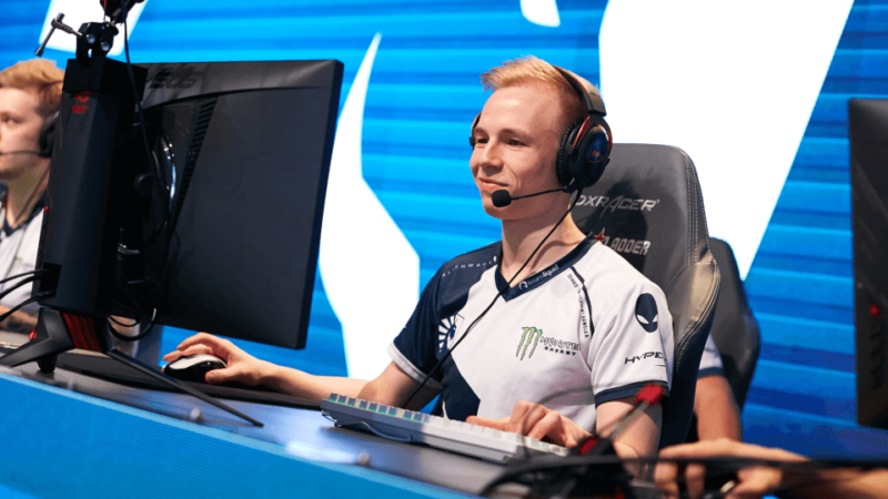 EliGE