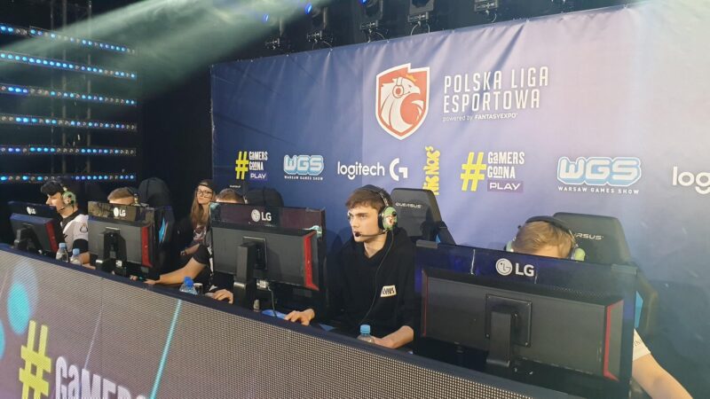 D7-kdHXWsAEY1mv.jpg large