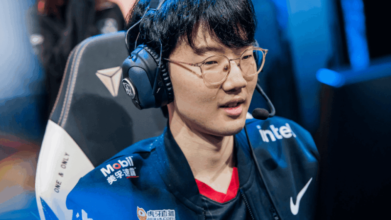 lol-worlds2022-edward-gaming-viper